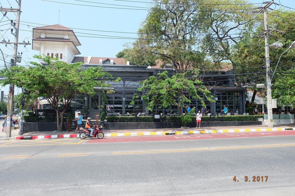 Piccolo Restaurant And Guest House Pattaya Luaran gambar